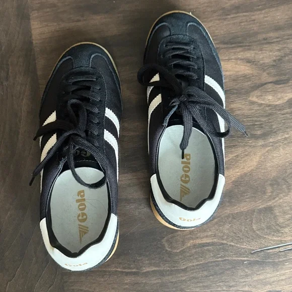 Gola Black and White Athletic Shoes - Picture 5 of 5